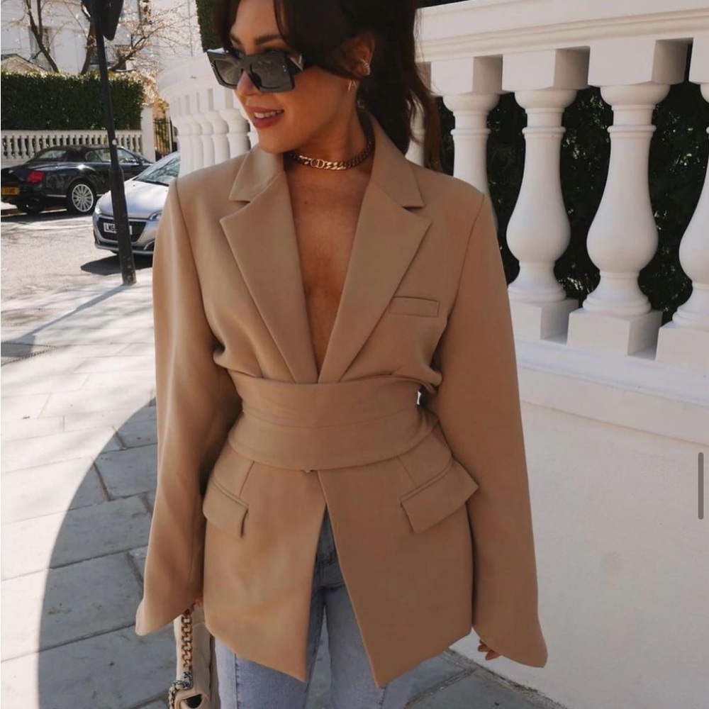 Odd Muse Ultimate Muse Blazer with Additional Belts | Camel